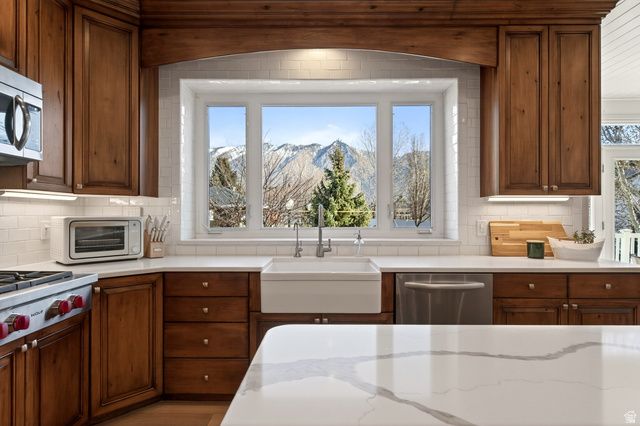 190 N PFEIFFERHORN DR, Alpine, UT 84004