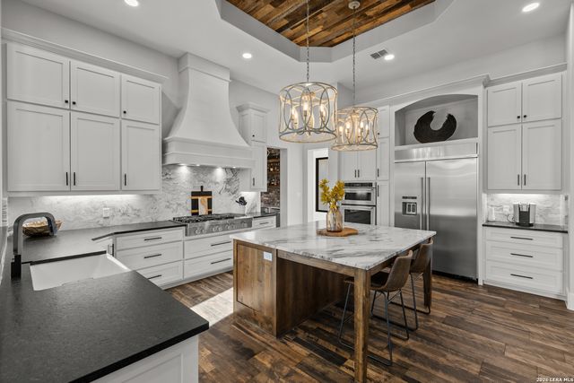 65 SABINAS RIDGE RD, Boerne, TX 78006