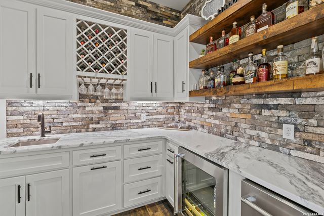 65 SABINAS RIDGE RD, Boerne, TX 78006