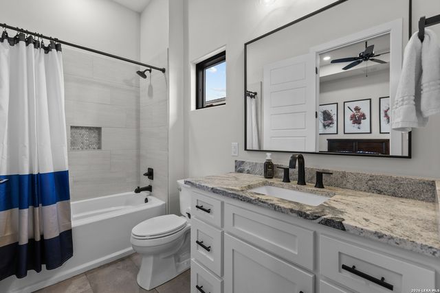 65 SABINAS RIDGE RD, Boerne, TX 78006