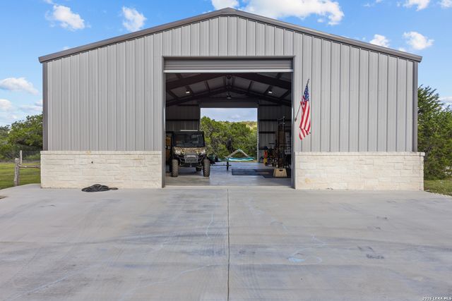 65 SABINAS RIDGE RD, Boerne, TX 78006