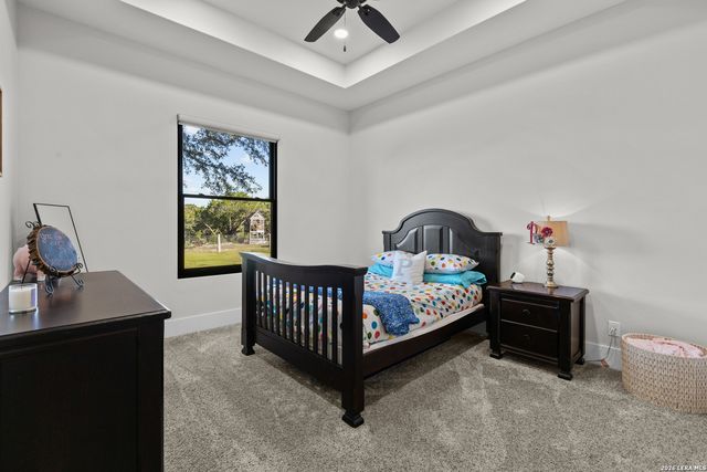 65 SABINAS RIDGE RD, Boerne, TX 78006