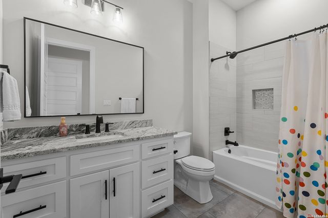 65 SABINAS RIDGE RD, Boerne, TX 78006