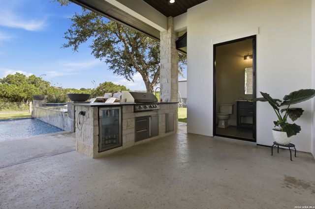65 SABINAS RIDGE RD, Boerne, TX 78006