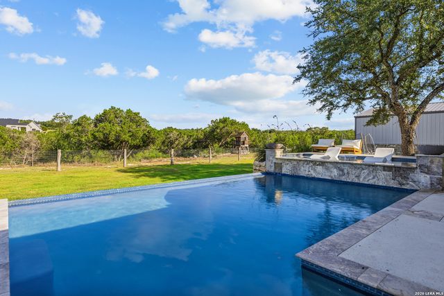 65 SABINAS RIDGE RD, Boerne, TX 78006