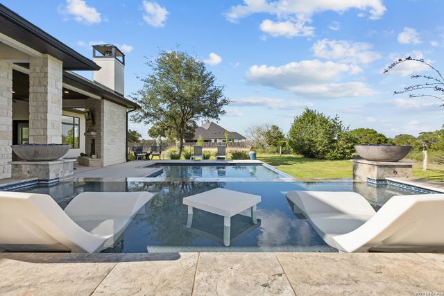 65 SABINAS RIDGE RD, Boerne, TX 78006