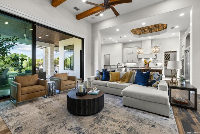 65 SABINAS RIDGE RD, Boerne, TX 78006