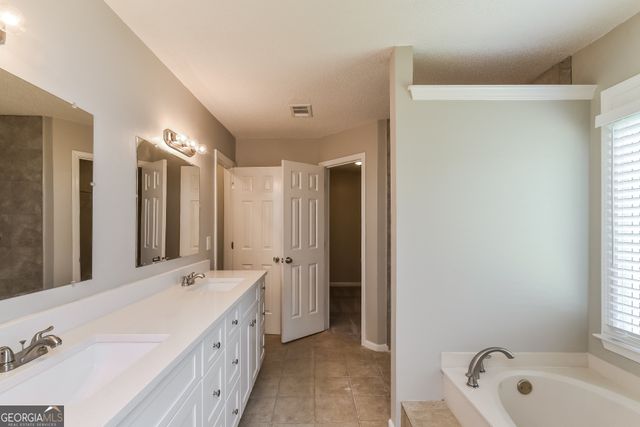 353 Cimarron Way, Lawrenceville, GA 30044