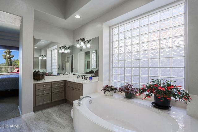 33858 N 69TH Street, Scottsdale, AZ 85266