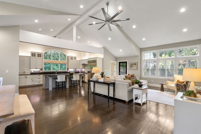 54 Edmunds Rd, Wellesley, MA 02481
