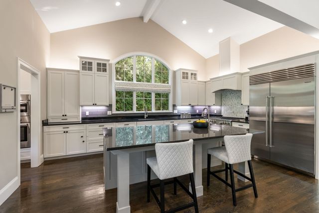 54 Edmunds Rd, Wellesley, MA 02481