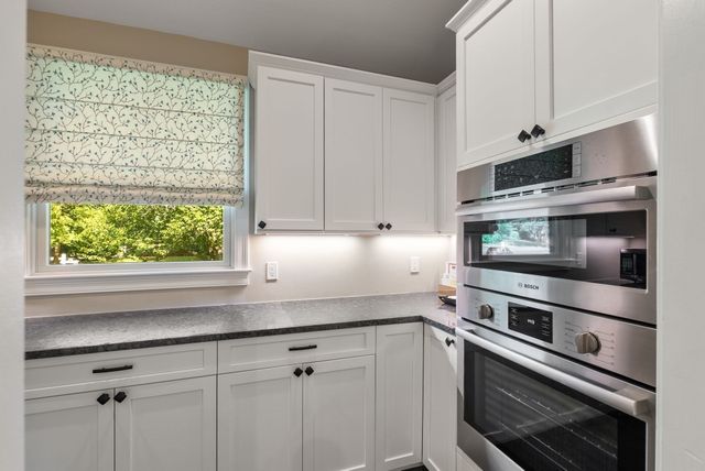 54 Edmunds Rd, Wellesley, MA 02481