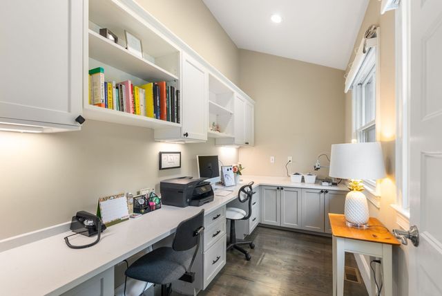 54 Edmunds Rd, Wellesley, MA 02481