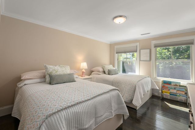 54 Edmunds Rd, Wellesley, MA 02481