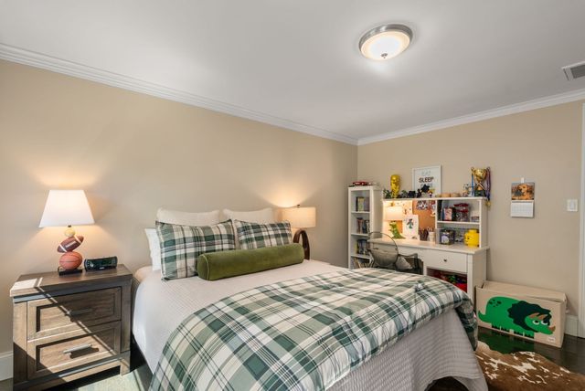 54 Edmunds Rd, Wellesley, MA 02481