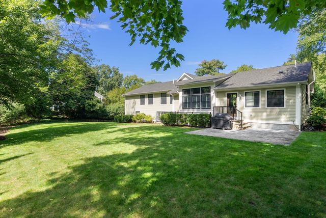 54 Edmunds Rd, Wellesley, MA 02481