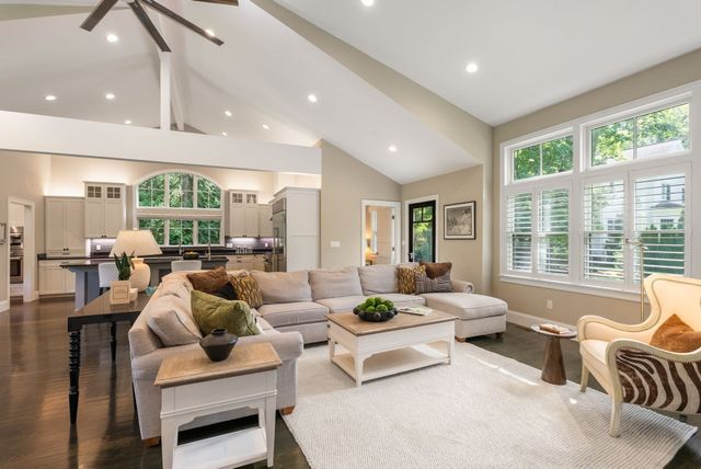 54 Edmunds Rd, Wellesley, MA 02481