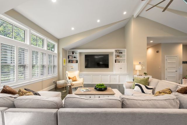 54 Edmunds Rd, Wellesley, MA 02481