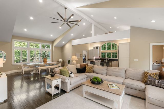 54 Edmunds Rd, Wellesley, MA 02481