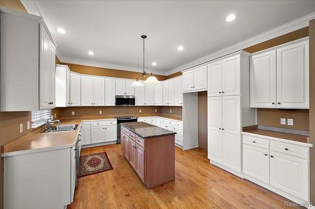 1387 Harwood Drive, Oxford Charter Township, MI 48371
