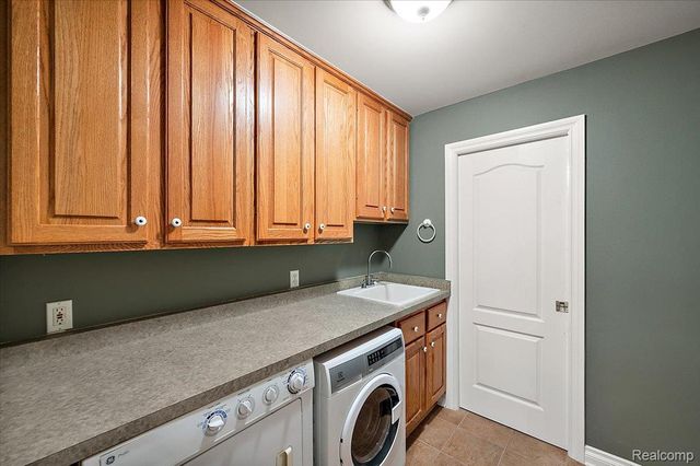 1387 Harwood Drive, Oxford Charter Township, MI 48371