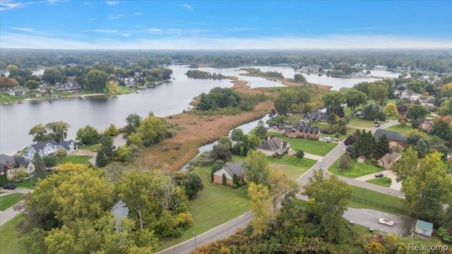 1387 Harwood Drive, Oxford Charter Township, MI 48371