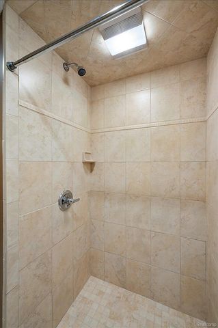 1387 Harwood Drive, Oxford Charter Township, MI 48371