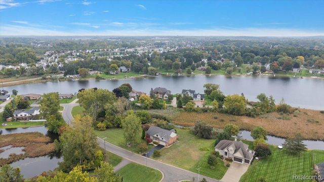 1387 Harwood Drive, Oxford Charter Township, MI 48371