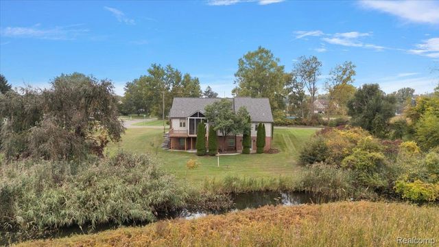 1387 Harwood Drive, Oxford Charter Township, MI 48371