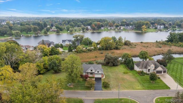 1387 Harwood Drive, Oxford Charter Township, MI 48371
