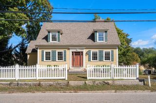 5 South Main St. 17, Sherborn, MA 01770