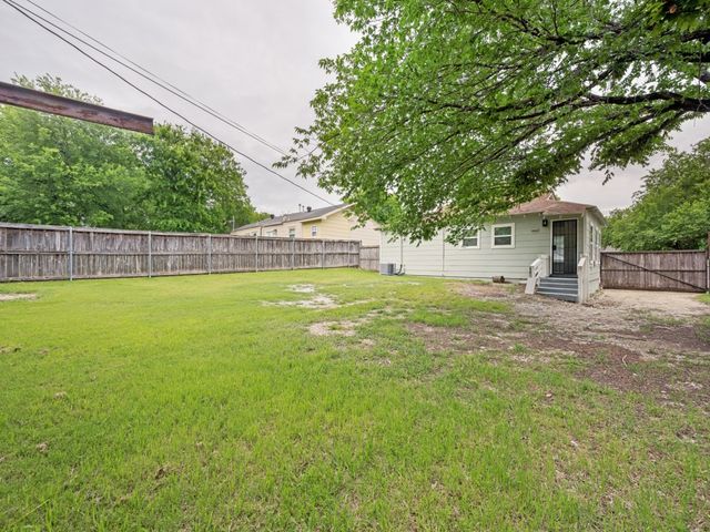 7416 Gaston Avenue, Fort Worth, TX 76116