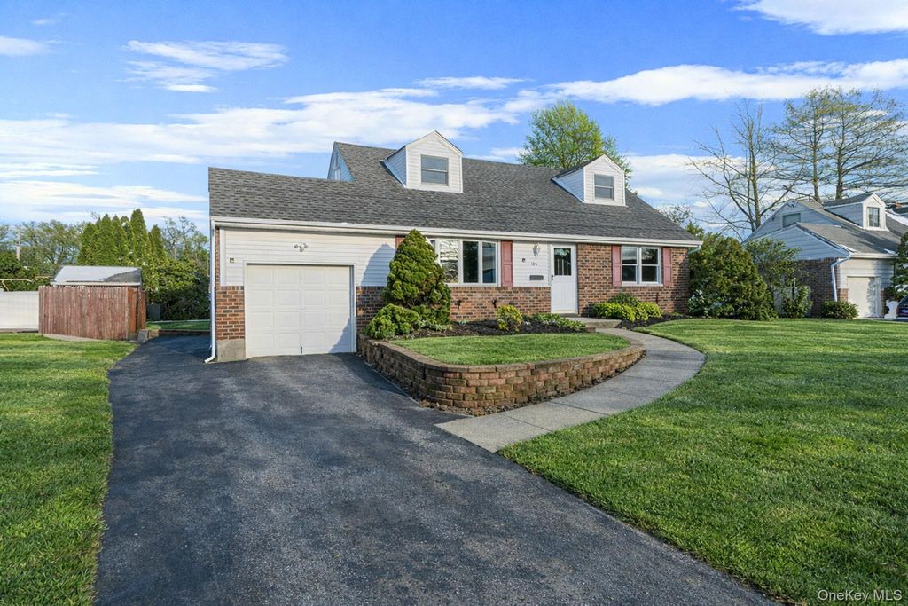 105 Elberta Drive, East Northport, NY 11731