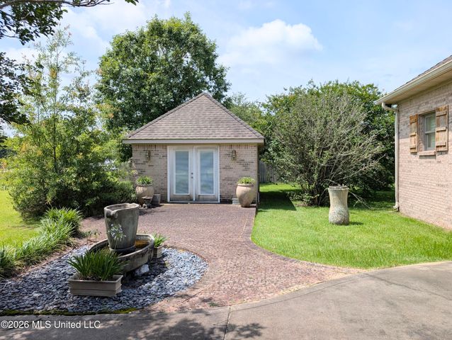 18254 Robinwood East Drive, Saucier, MS 39574