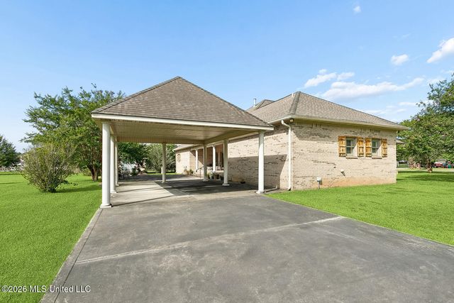 18254 Robinwood East Drive, Saucier, MS 39574
