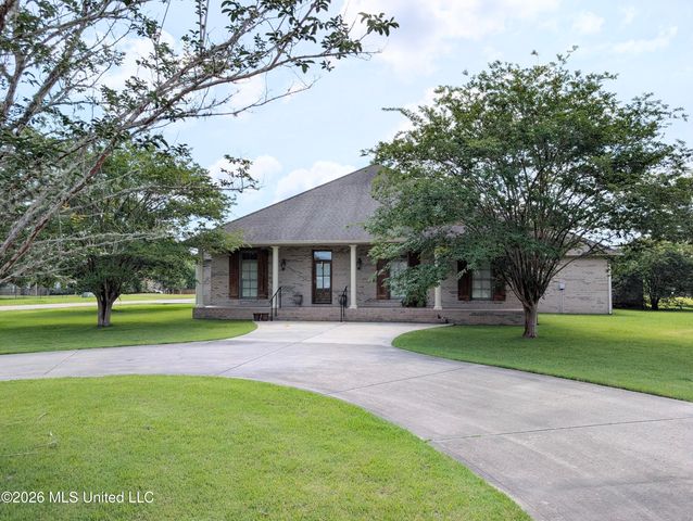 18254 Robinwood East Drive, Saucier, MS 39574