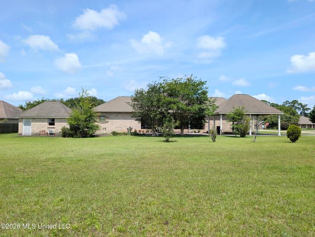 18254 Robinwood East Drive, Saucier, MS 39574