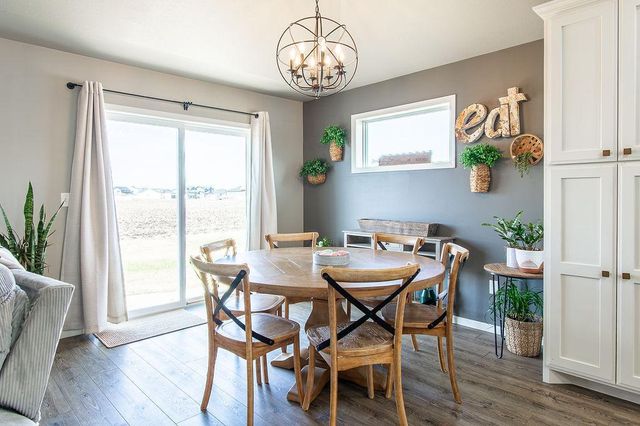 713 48th Avenue W, West Fargo, ND 58078