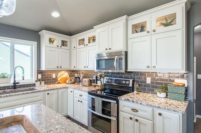 713 48th Avenue W, West Fargo, ND 58078