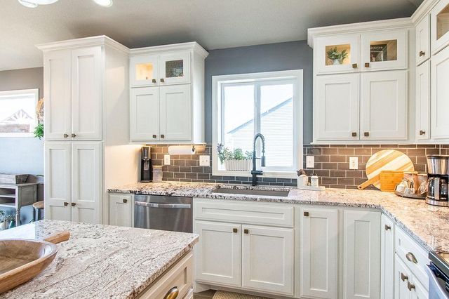713 48th Avenue W, West Fargo, ND 58078