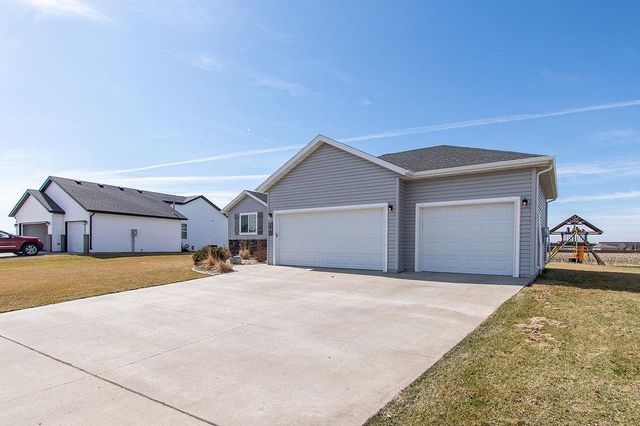 713 48th Avenue W, West Fargo, ND 58078