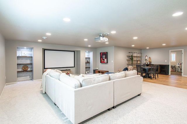 713 48th Avenue W, West Fargo, ND 58078