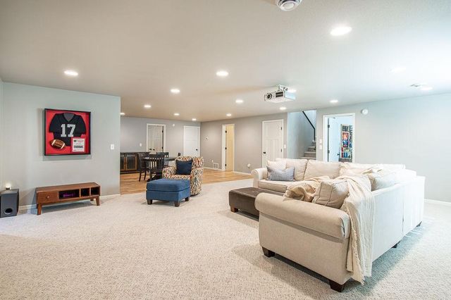 713 48th Avenue W, West Fargo, ND 58078