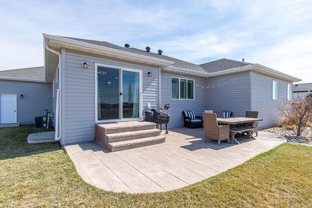 713 48th Avenue W, West Fargo, ND 58078