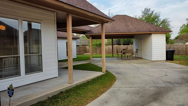 10613 Springglen Ct, Baton Rouge, LA 70810