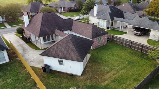 10613 Springglen Ct, Baton Rouge, LA 70810