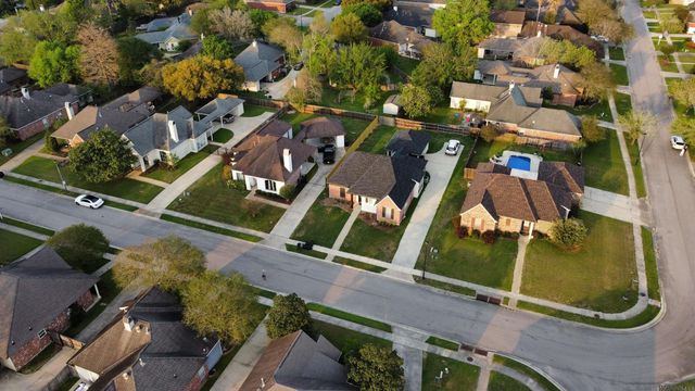 10613 Springglen Ct, Baton Rouge, LA 70810