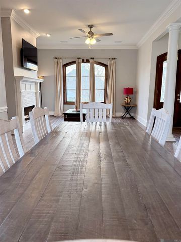 10613 Springglen Ct, Baton Rouge, LA 70810