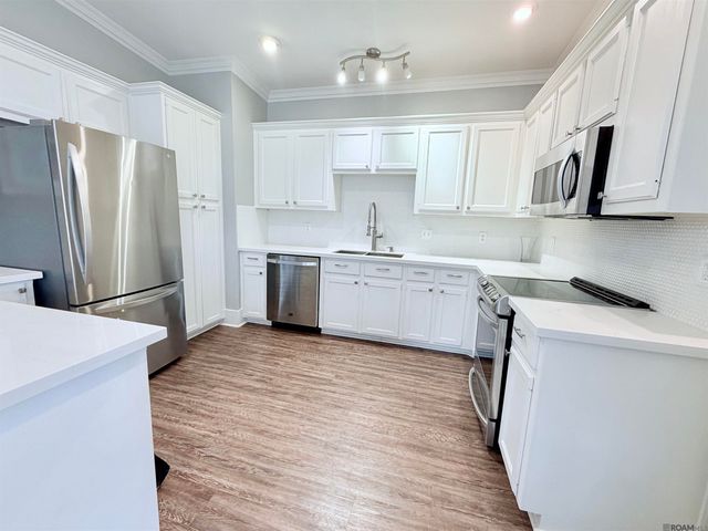 10613 Springglen Ct, Baton Rouge, LA 70810