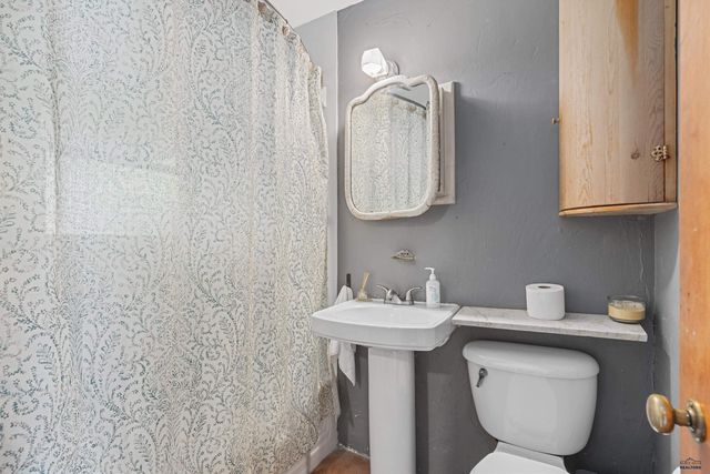 411 N BERRY PINE RD, Rapid City, SD 57702